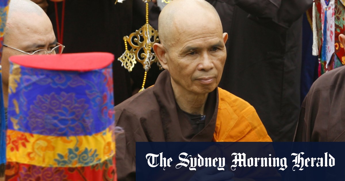 Tish Nhat Hanh, care a adus trezirea în Occident, s-a apropiat de moarte cu același spirit