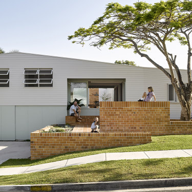 A Gold Coast home, 'Cantala Avenue House', took out the top prize for Australian House of the Year last week. 