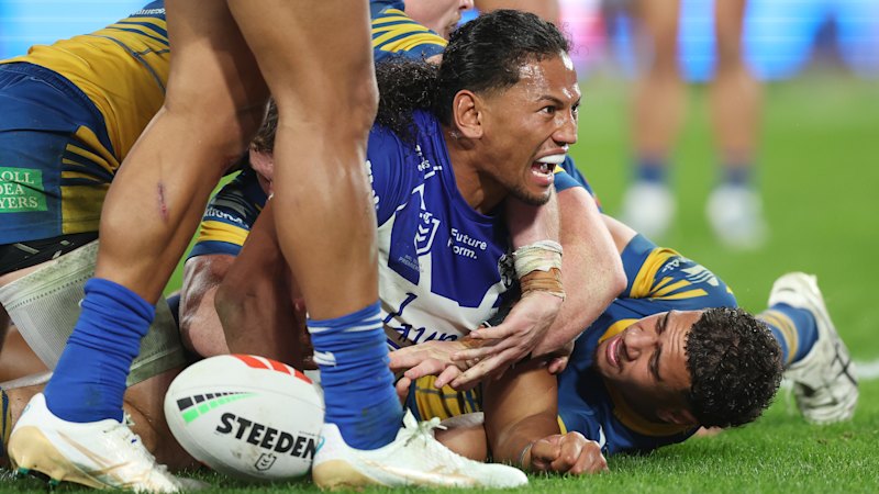 Late drama as Crichton penalty goal keeps Bulldogs’ season a