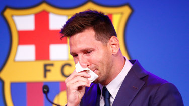 Lionel Messi, que había querido quedarse en Barcelona, ​​sufrió una crisis nerviosa durante la rueda de prensa. 