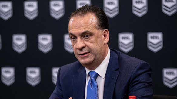 ARLC chairman Peter V'landys wants an early return for the NRL after claiming his own pandemic expert had got it wrong.