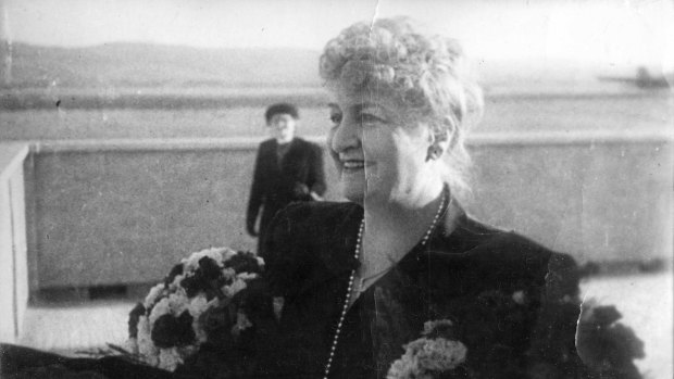 Alma Mahler returns to Vienna after the Second World War.