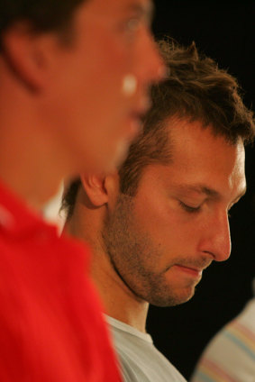 Ian Thorpe listens while his replacement Craig Stevens speaks on March 7, 2006