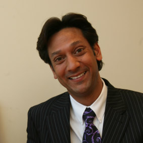 Dr Anoop Rastogi is the Double Bay-based breast augmentation specialist.