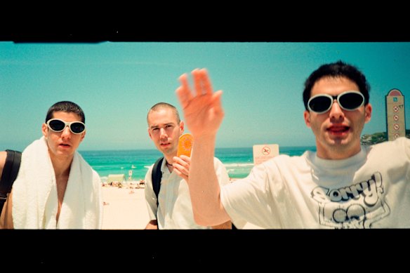 The Best Summer unfolds during the mid-1990s as a heap of big music acts tour Australia and Asia. 