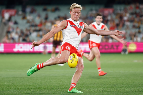 Isaac Heeney of the Swans.