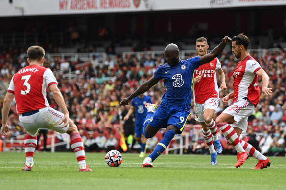 Romelu Lukaku shoots for Chelsea.