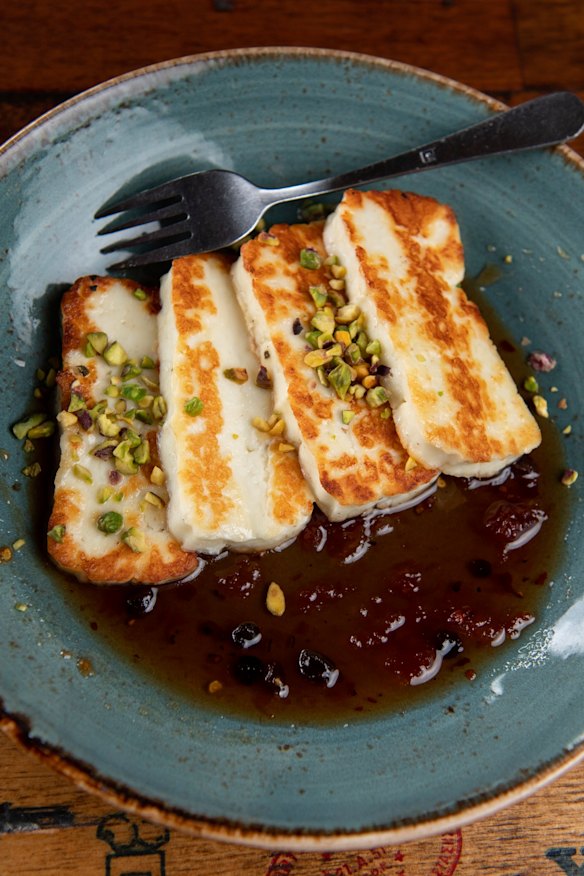 Halloumi on sweet tomato sauce with Mastiz and pistaccios.