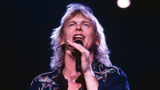 John Farnham singing Chain Reaction during a concert in 1990.