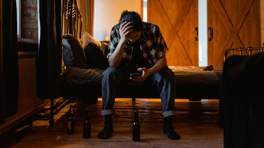 Según OpenAI, el 0,15 por ciento de los usuarios tienen conversaciones con el bot cada semana que podrían indicar intenciones suicidas.