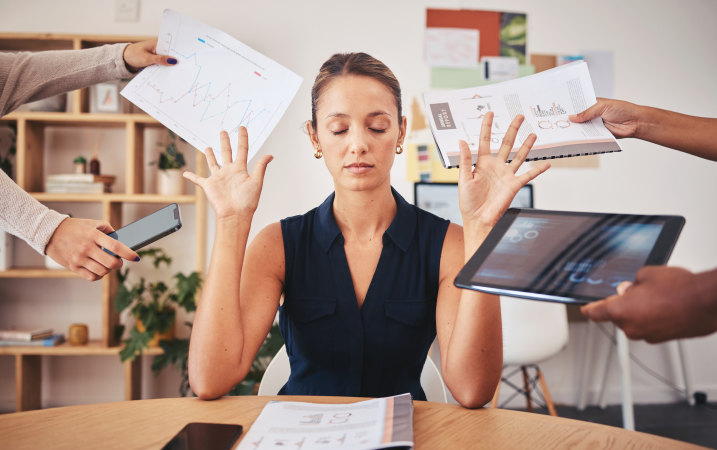 Are you forced (sometimes) to peep at your female colleagues when bend  down in front of your workstation to talk to you?