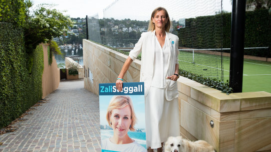 Zali Steggall supporter Anna Josephson with her dog, Tass, at her Beauty Point home in the seat of Warringah.