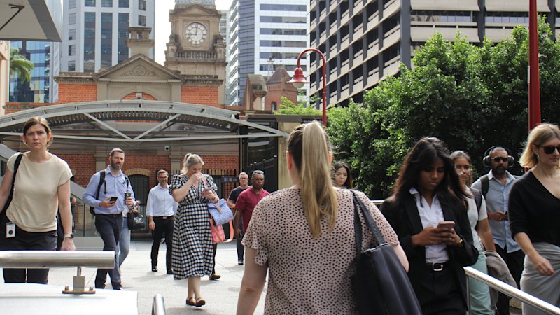 Train disruptions in Brisbane hit thousands as details on dispute emerge