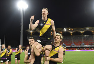 Jack Riewoldt is carried off after his 300th match.