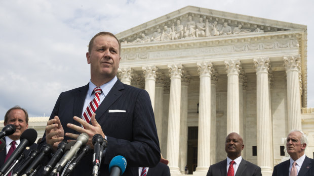 A stunt: Missouri Attorney General Eric Schmitt speaks in front of the US Supreme Court in Washington.