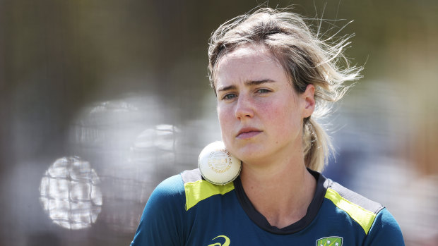 Ellyse Perry makes her return from injury for the Sydney Sixers on Sunday.