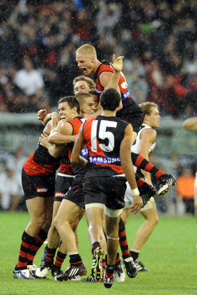  Essendon celebrates David Zaharakis's match winning goal deep into the last quarter.