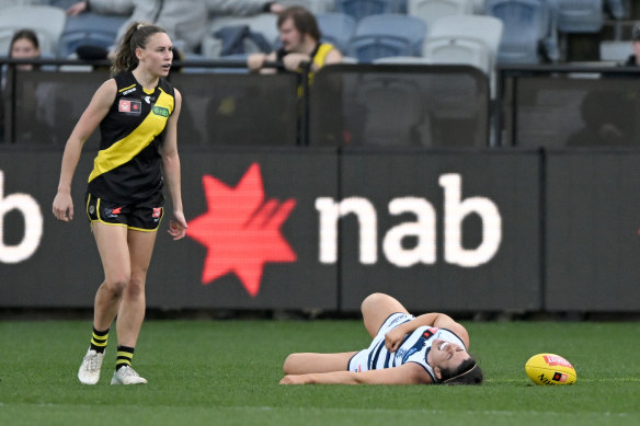 Rachel Kearns was in agony after a tackle from Beth Lynch