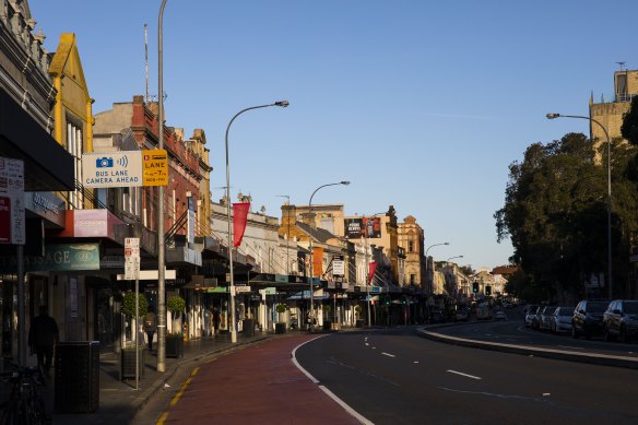 How to resuscitate Oxford Street, this once-creative vein of Sydney? 