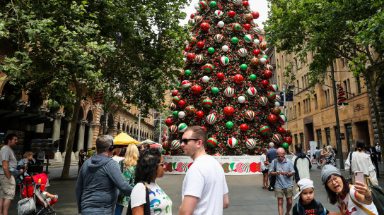 Christmas is just around the corner, as Sydneysiders head to shops for last-minute preparations. 