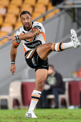Benji Marshall kicks what most would have thought was a match-winning field goal.