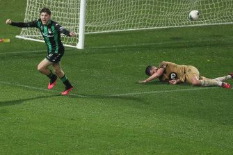 Max Burgess revived United's hopes with a goal to put them 4-3 up.