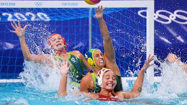 Lea Yanistas, Bronte Halligan of Team Australia and Maica Garcia Godoy of Team Spain compete for the ball.