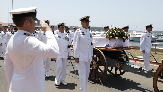 The coffin of Vice-Admiral David Leach placed on the gun carriage.