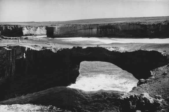 'London Bridge' in 1964. 