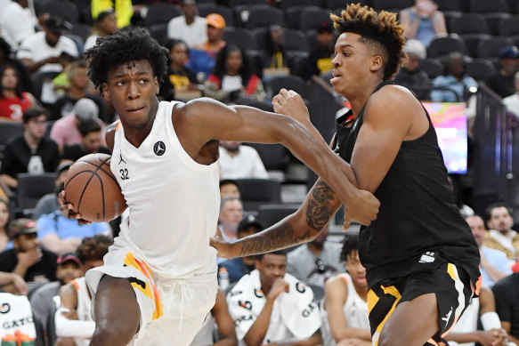 James Wiseman (left) is facing a US college basketball ban.