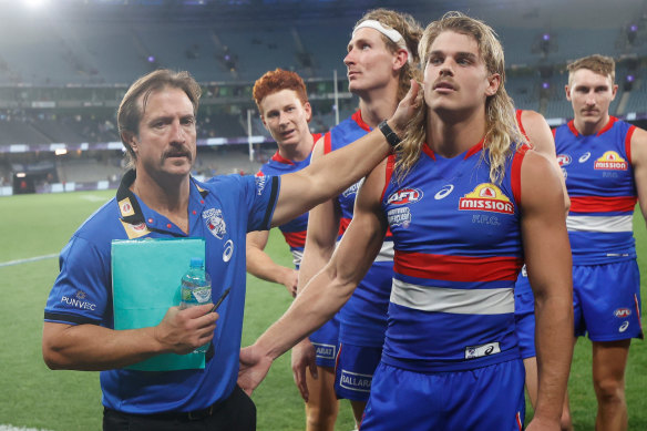 Coach Luke Beveridge with star midfielder Bailey Smith earlier this season.