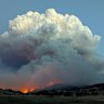 Smoke fills the sky above the Walwa bushfire, on the Victoria and NSW border, which has swept through about 17,000 hectares.