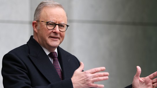 Prime Minister Anthony Albanese is backing the case for laws to protect people online from algorithm-based content.