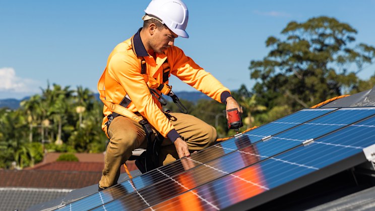 smh.com.au - Mike Foley - Three hours of free solar to cut family power bill by $800 a year