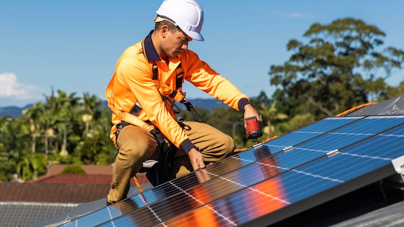 Three hours of free solar to cut family power bill by $800 a year