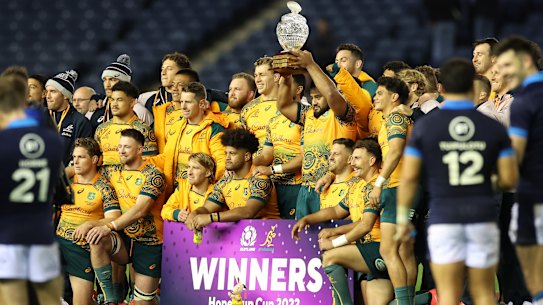 EDINBURGH, SCOTLAND - OCTOBER 29: Taniela Tupou of Australia lifts the Hopetoun Cup during the Autumn International match between Scotland and Australia at Murrayfield Stadium on October 29, 2022 in Edinburgh, Scotland. (Photo by Ian MacNicol/Getty Images)