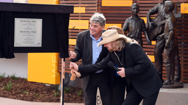 Barry Gibb with local mayor Allan Sutherland.