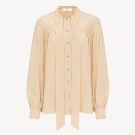 Zara Wong admires the new Chloé collection: “I’ve always loved a Victoriana blouse.”