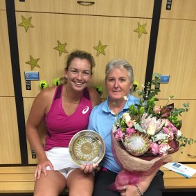 CoCo Vandeweghe with long-standing Australian Open worker Linda Gordon.