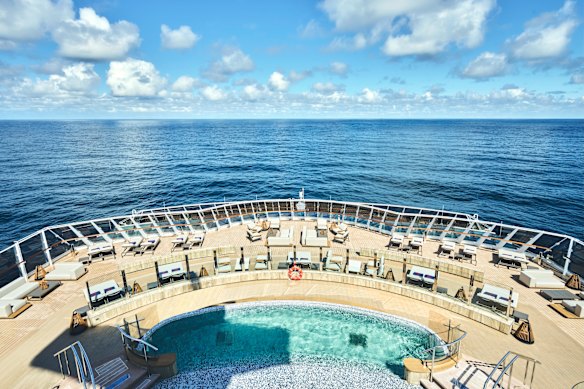 Of Explora II’s four pools, Helios is the writer’s pick because no one seems to know about it.