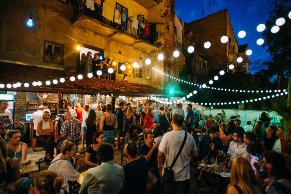 Meeting to mingle: Old Town courtyard.