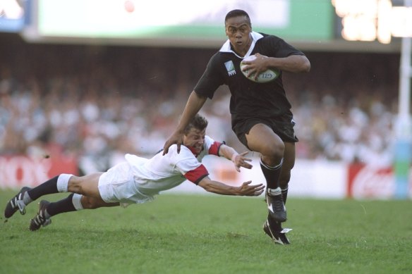 Jonah Lomu during his incredible four-try performance against England in the semi-finals of the 1995 World Cup.