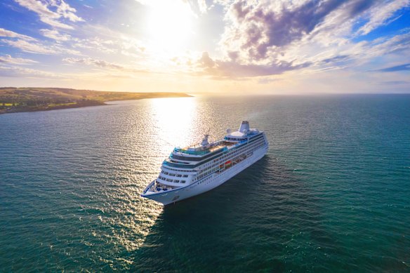  Explorations by Norwegian offers world cruises on Oceania’s Regatta.