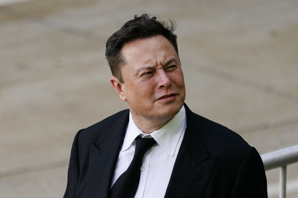 Elon Musk did not disclose a pre-arranged stock sale policy when he asked Twitter if he should dispose of Tesla shares. 