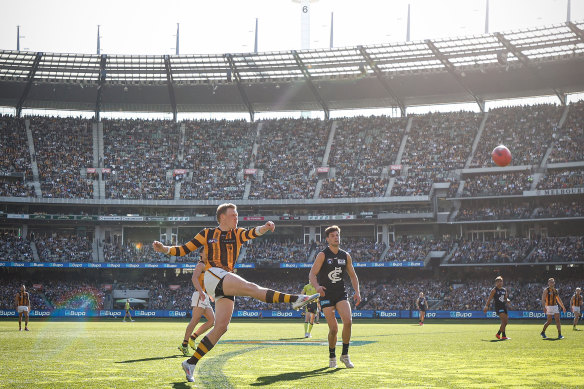 Hawthorn represented flair and dare while the Blues looked beaten at the MCG in round 22