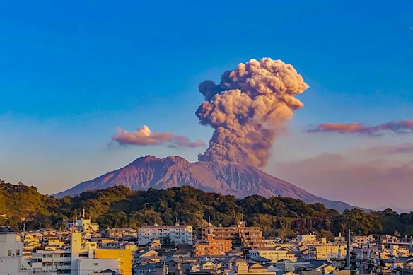 Hike on Sakurajima itself.