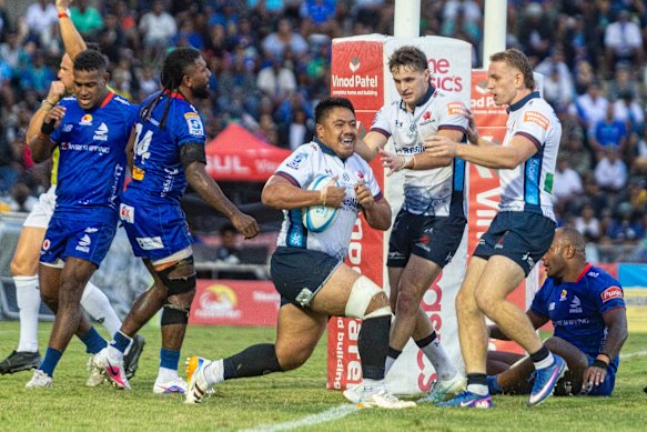 Ioane Moananu celebrates his try against the Drua.