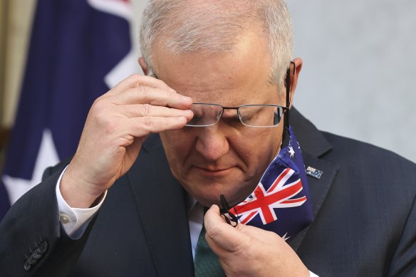 Prime Minister Scott Morrison doesn’t want states “crab walking” away from nationally agreed targets. 