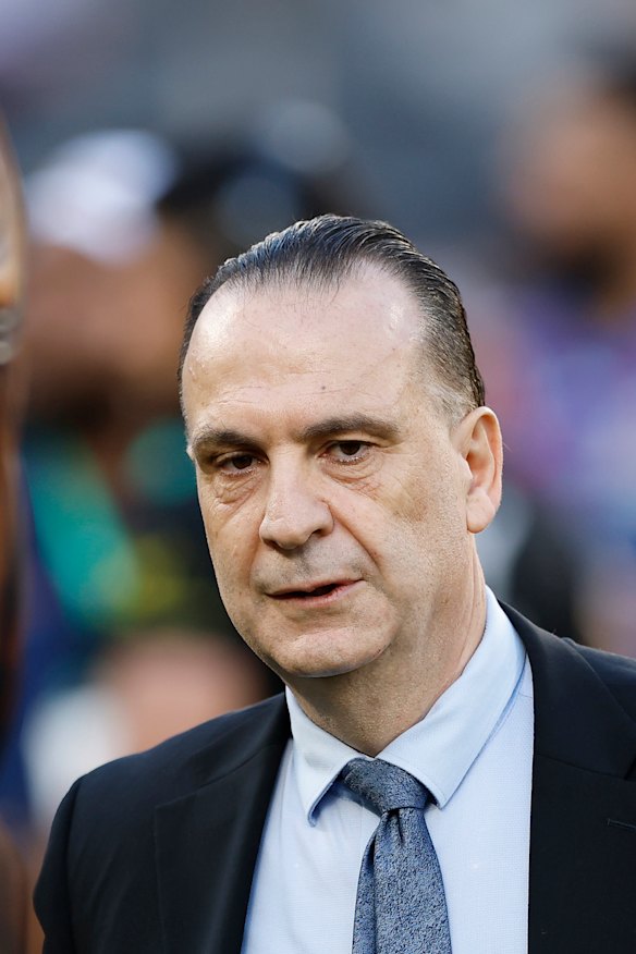 Rugby league boss Peter V’landys threatened players with 10 year bans for negotiating with rebel competitions, like R360.