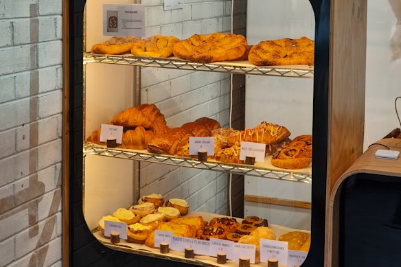 The pastry selection to the backhaus 'bowl' in the airport to the airport.